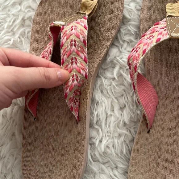 SO Pink and Tan Women's Flip Flops Beach Ocean Chic Surf Style - Picture 4 of 9